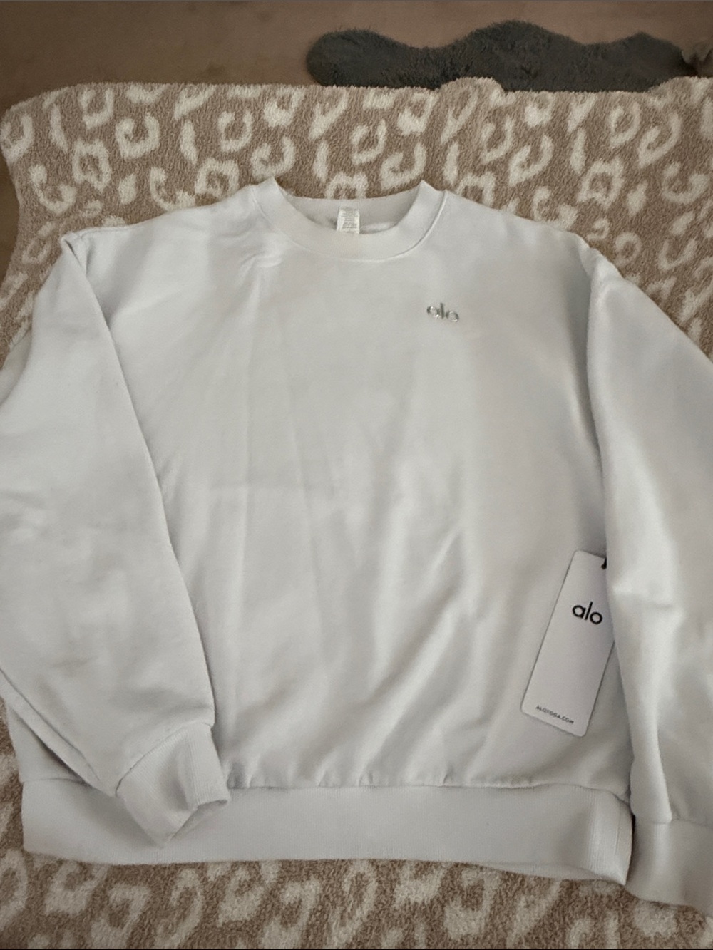 ALO Yoga Women’s White Crewneck Sweatshirt